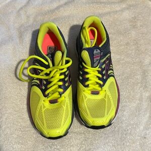 Brand new in original box. Brooks Glycerin 11.